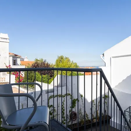 Santa Marinha Apartment *